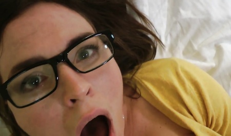 The wife of Docker sweetly moans under huge cock